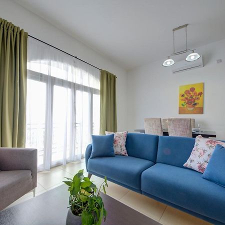 St Julians 2 Bedroom Apartment With Commanding Seaviews By Shortletsmalta Сент Джулианс Экстерьер фото