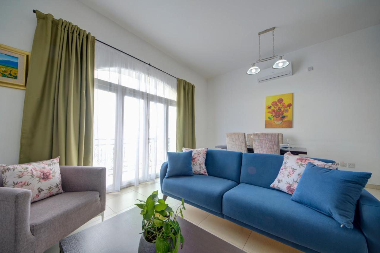 St Julians 2 Bedroom Apartment With Commanding Seaviews By Shortletsmalta Сент Джулианс Экстерьер фото