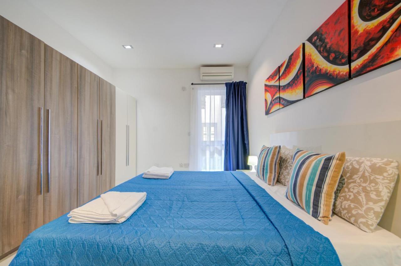 St Julians 2 Bedroom Apartment With Commanding Seaviews By Shortletsmalta Сент Джулианс Экстерьер фото